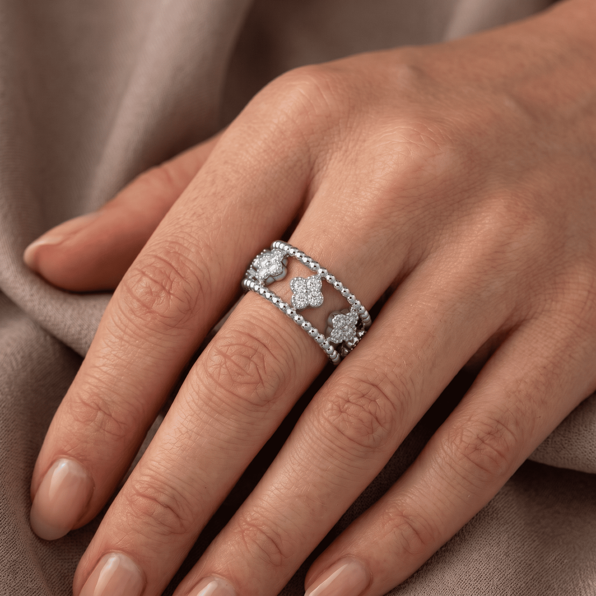 0.39CT Moissanite Round Cut Four-Leaf Clover Openwork Band Ring in Premium Sterling Silver