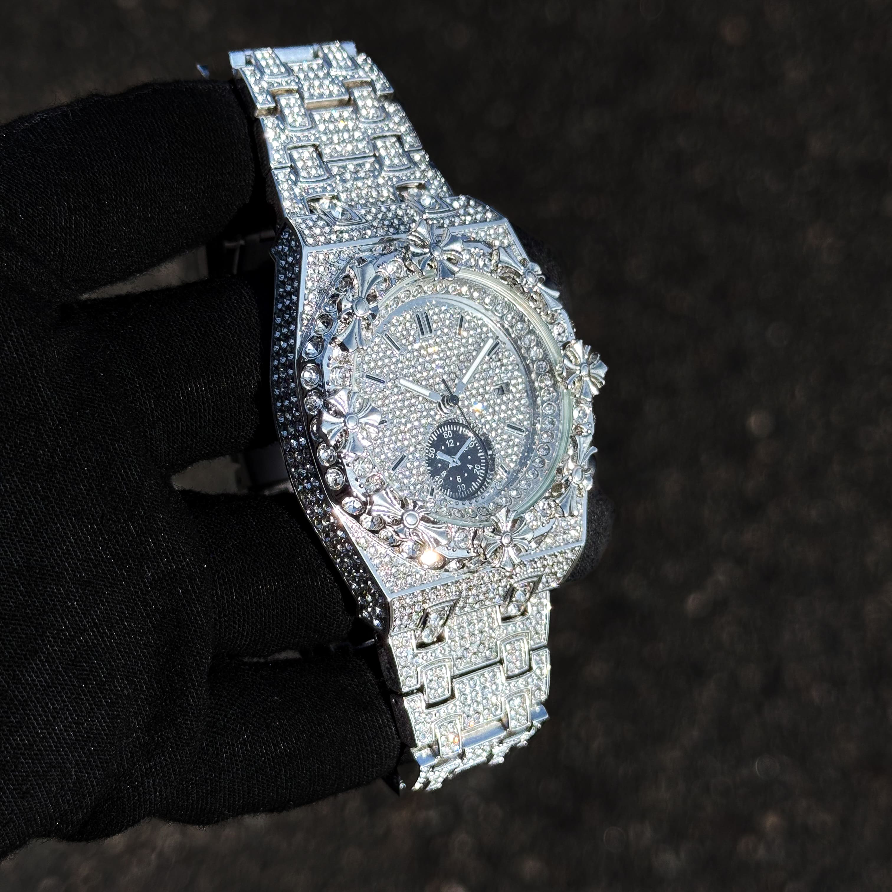 Men's 44mm Iced Out Cross Bezel Watch - Metal Band, Quartz Movement