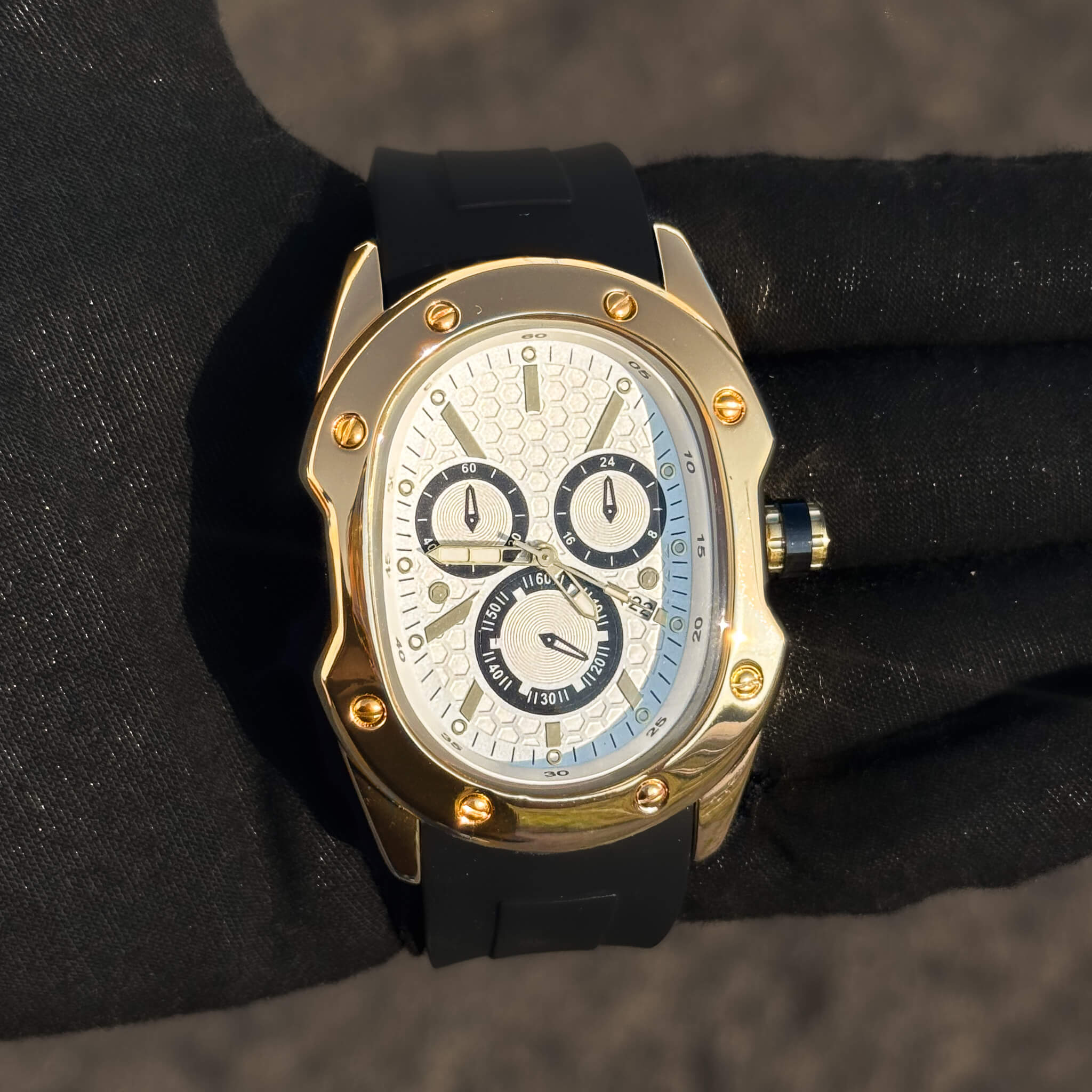 Gold Men’s 40mm Classic Watch with white textured dial and black chronograph subdials.