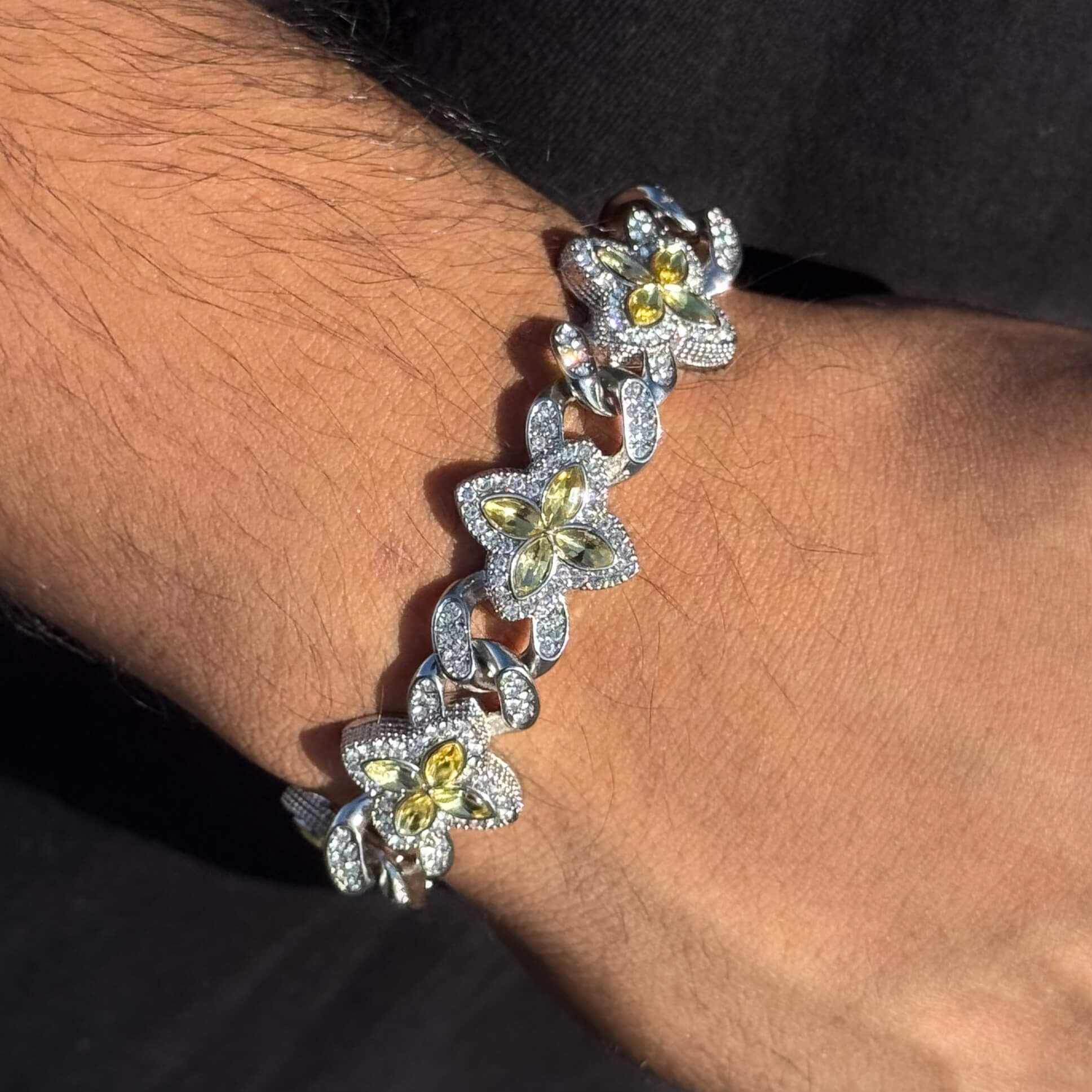 Men's 20mm Iced Out Clover Link Bracelet