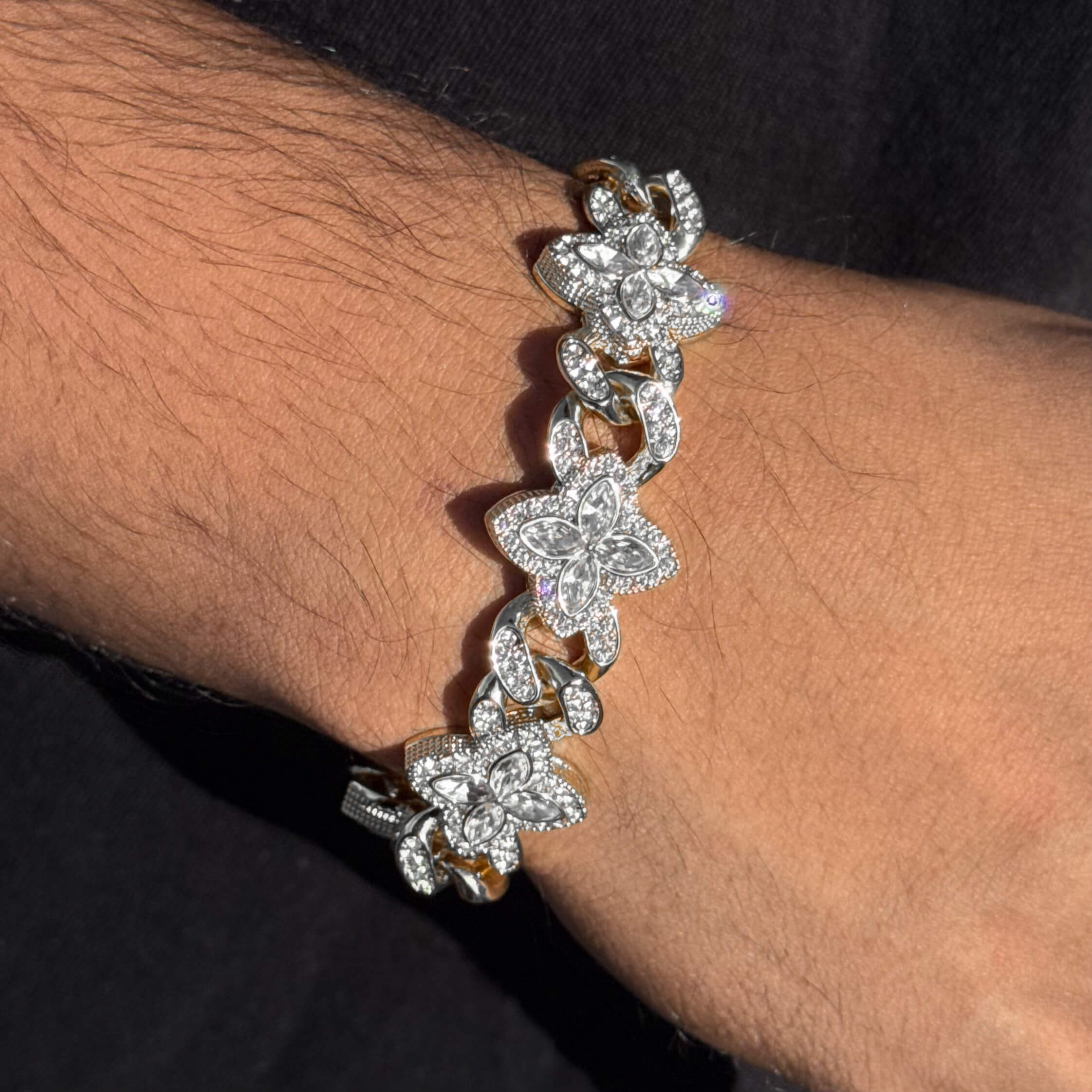 Men's 20mm Iced Out Clover Link Bracelet