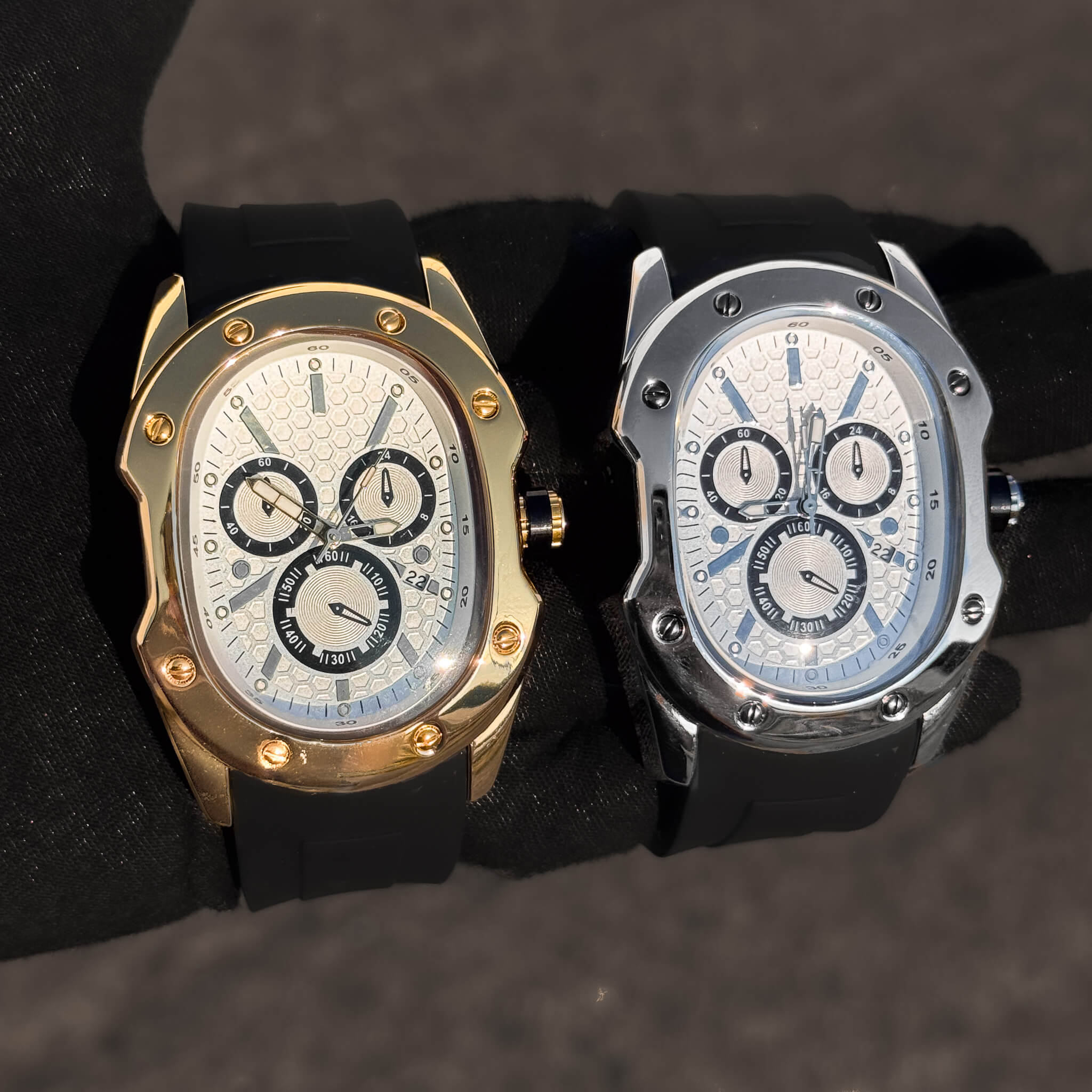 Gold and silver Men’s 40mm Classic Watch with date display and black silicone straps.