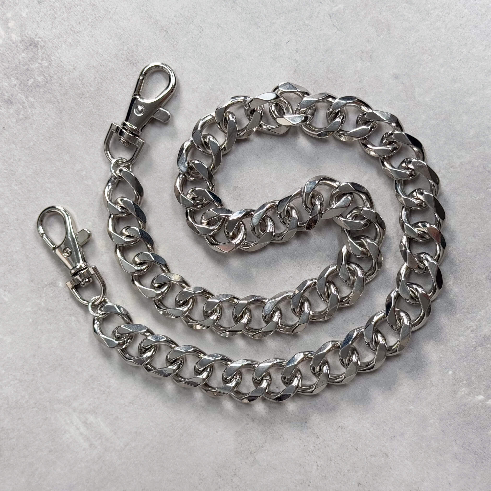 Men's 10mm Cuban Link Wallet Chain - Stylish Silver Accessory for Jeans