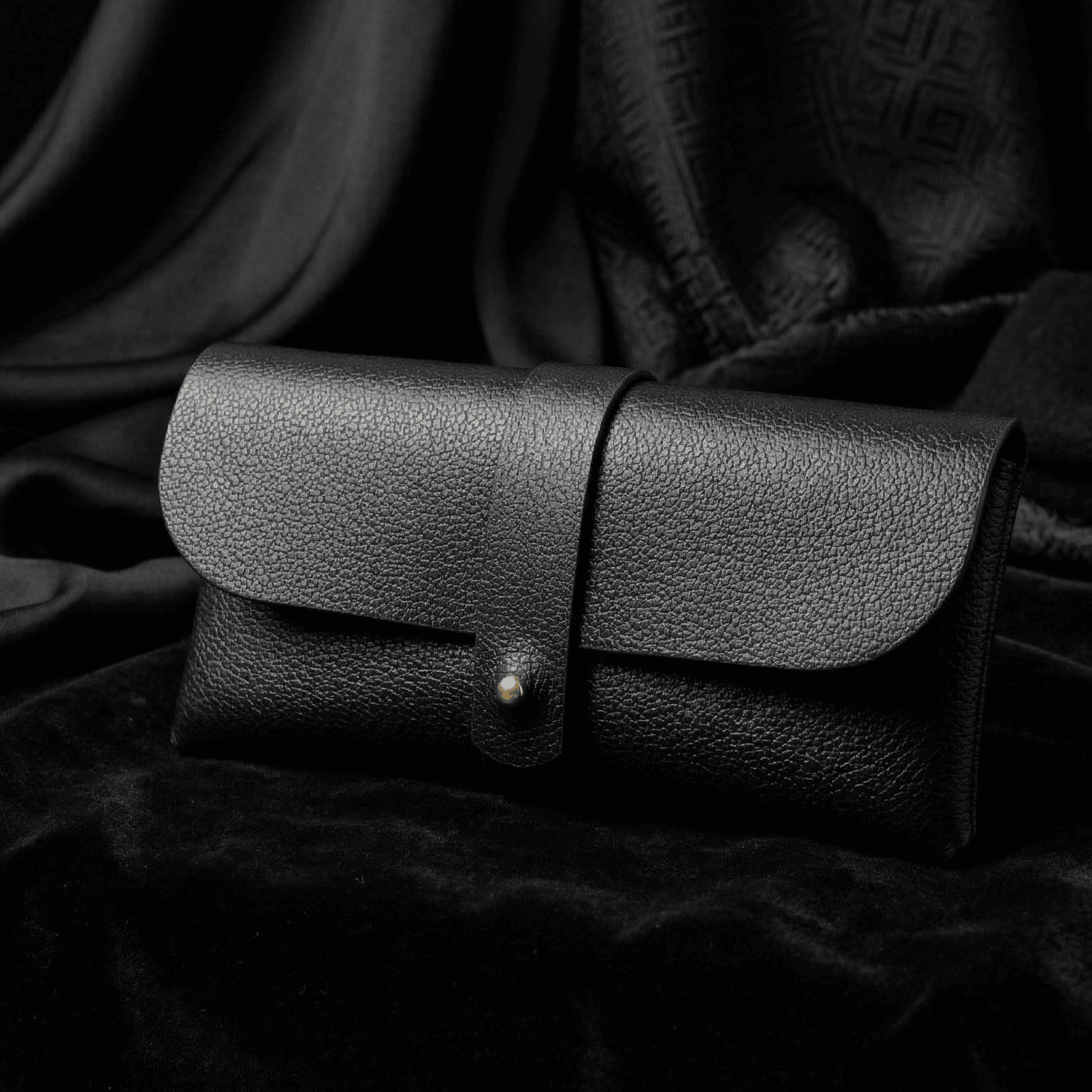 Black Faux Leather Sunglasses Pouch – Slim Design